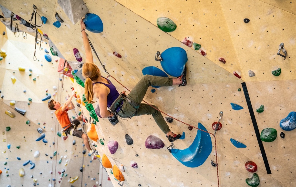 Klimhal Mountain Network: Klimmen en ontmoeten