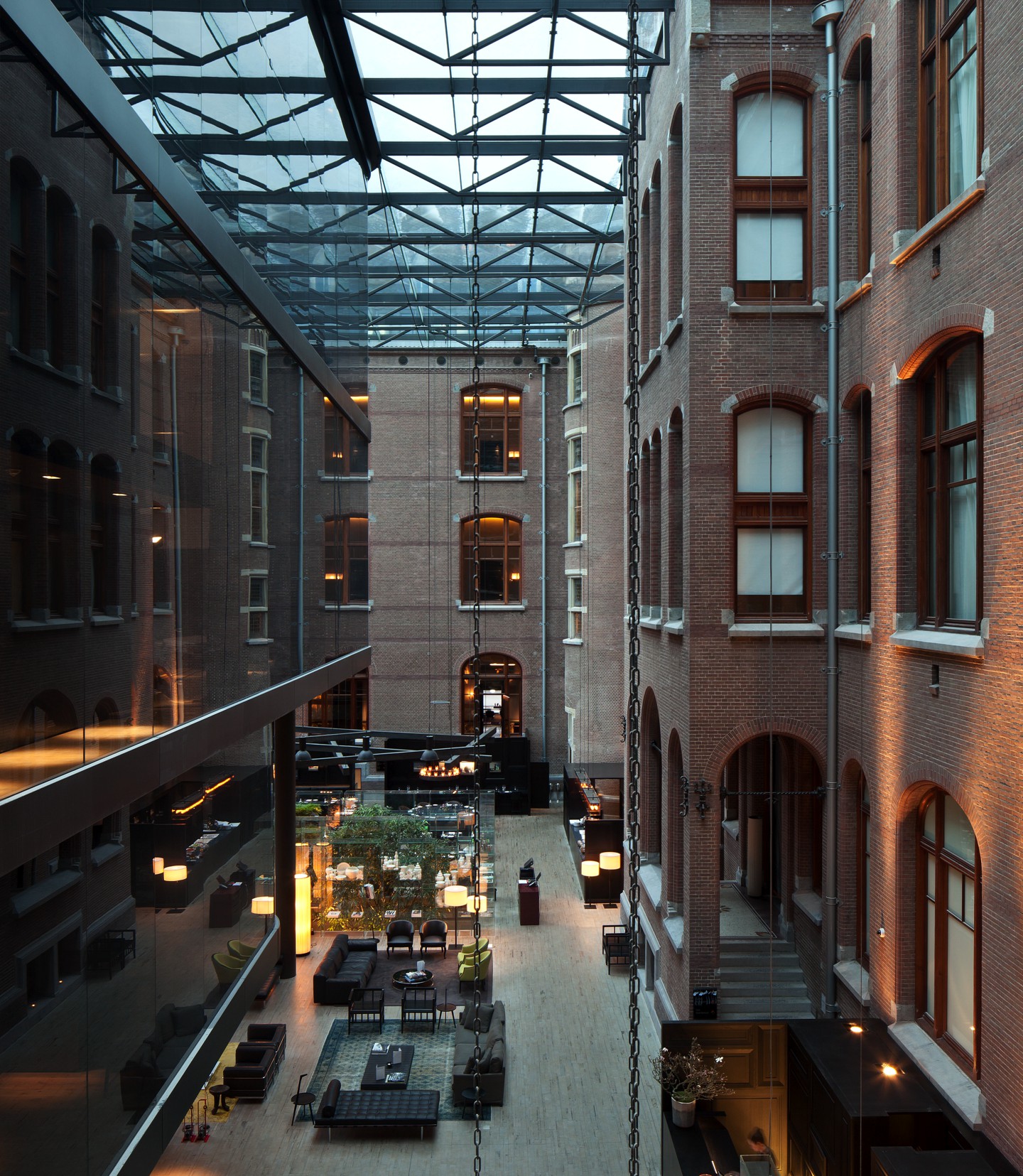 CONSERVATORY HOTEL 027