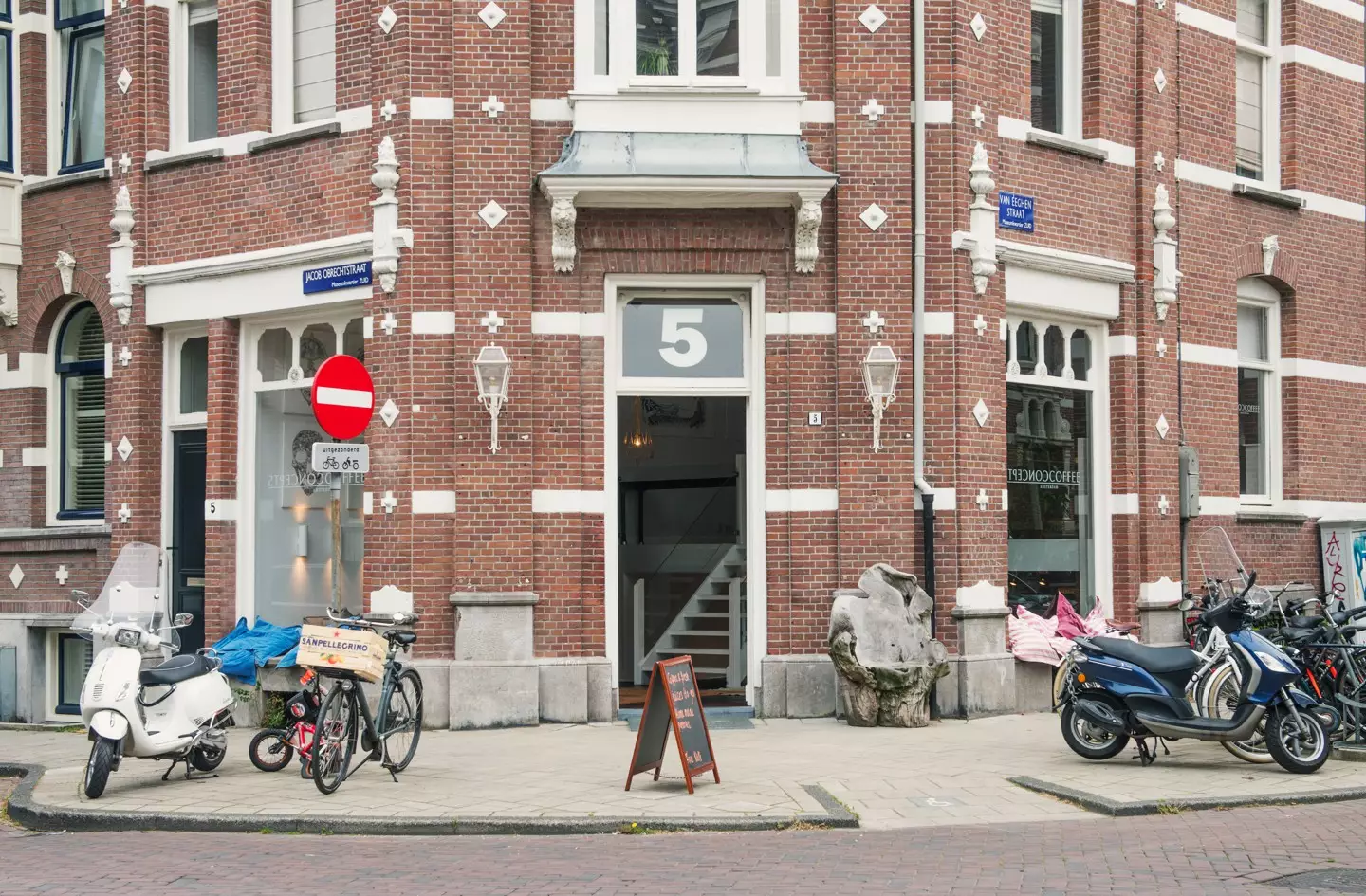DSC 7945