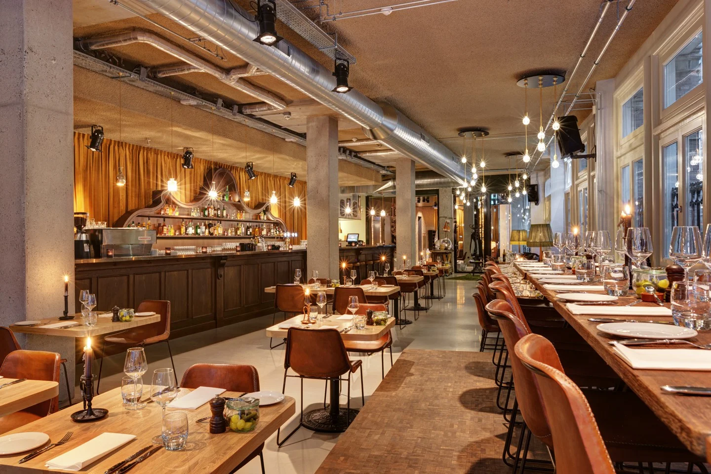 V lobby overview restaurant hr