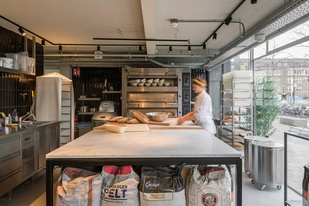 Neni-Amsterdam-150319-1000px-1-van-13