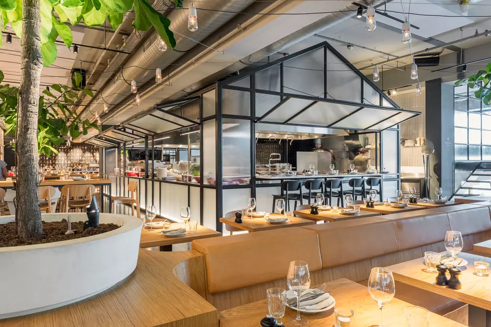 Neni-Amsterdam-150319-1000px-9-van-13