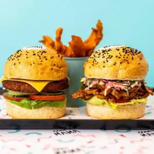 Deer Mama: Vegan Mylk en Burgerbar in de Pijp