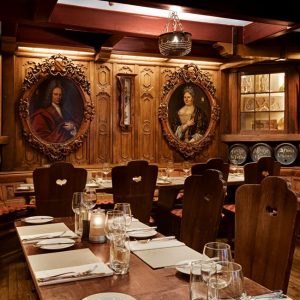 Restaurant d'Vijff Vlieghen: dining among authentic works by Rembrandt