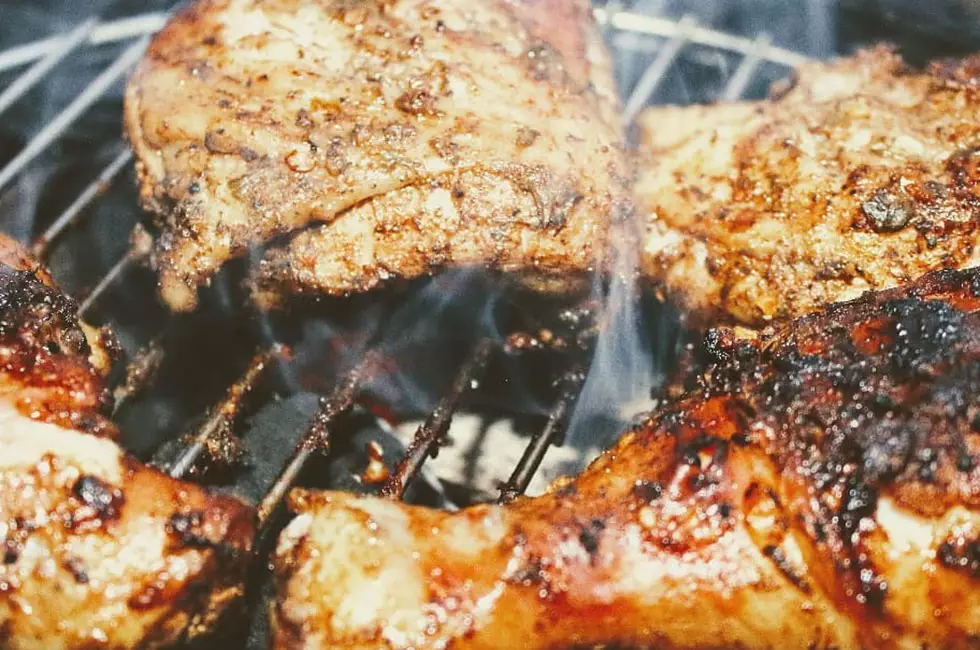 Caribische BBQ gerechten bij het nieuwe restaurant Boótoe