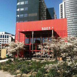 Restaurant and beer garden Bret: a concrete jungle near Sloterdijk