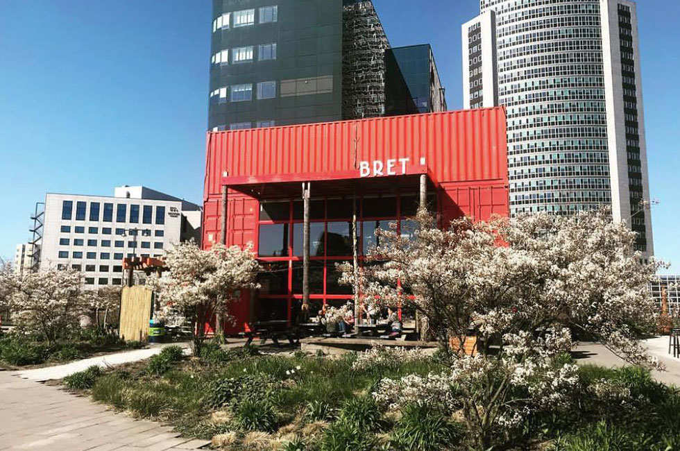 Restaurante y cervecería Bret: una jungla de cemento cerca de Sloterdijk