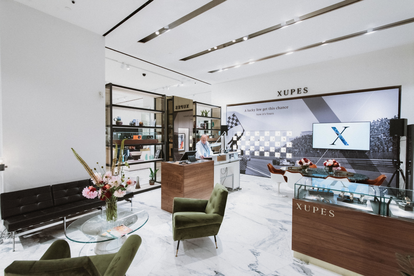 Xupes opens at De Bijenkorf with vintage watches pop up