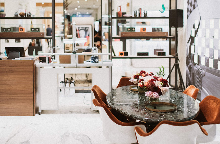 Xupes opens at De Bijenkorf with vintage watches pop up