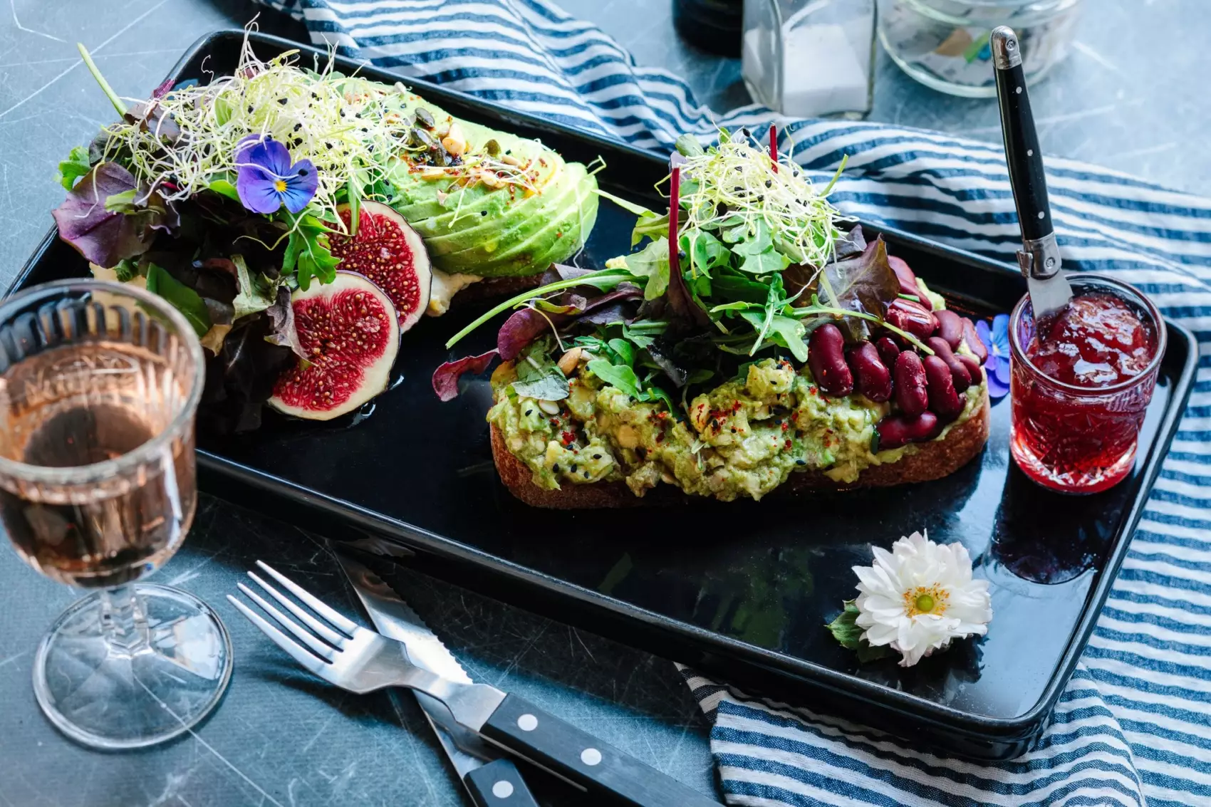 All day breakfast geniet je bij Factory Girl in de Pijp