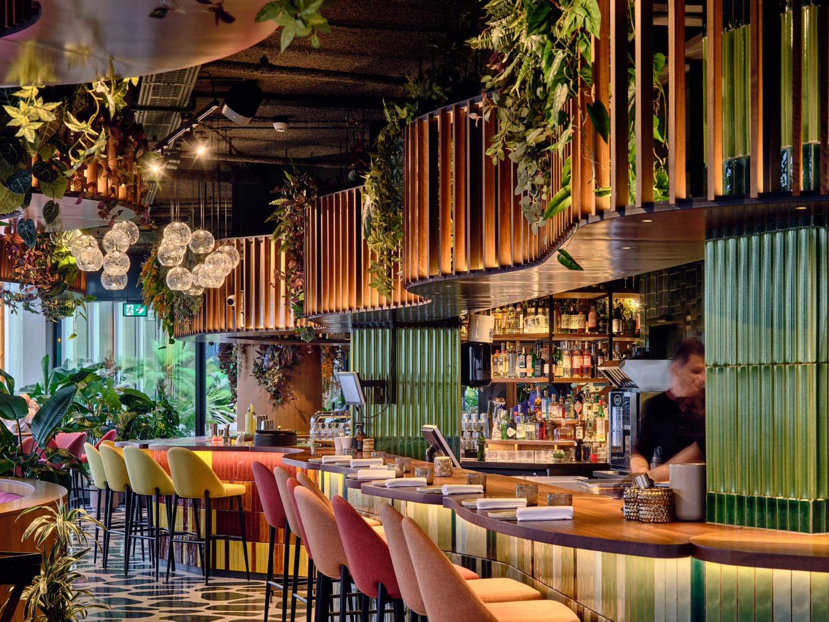 67bc43992c59b0433a2df8ae_3_El-Equipo-Creativo-Selva-Restaurant-low
