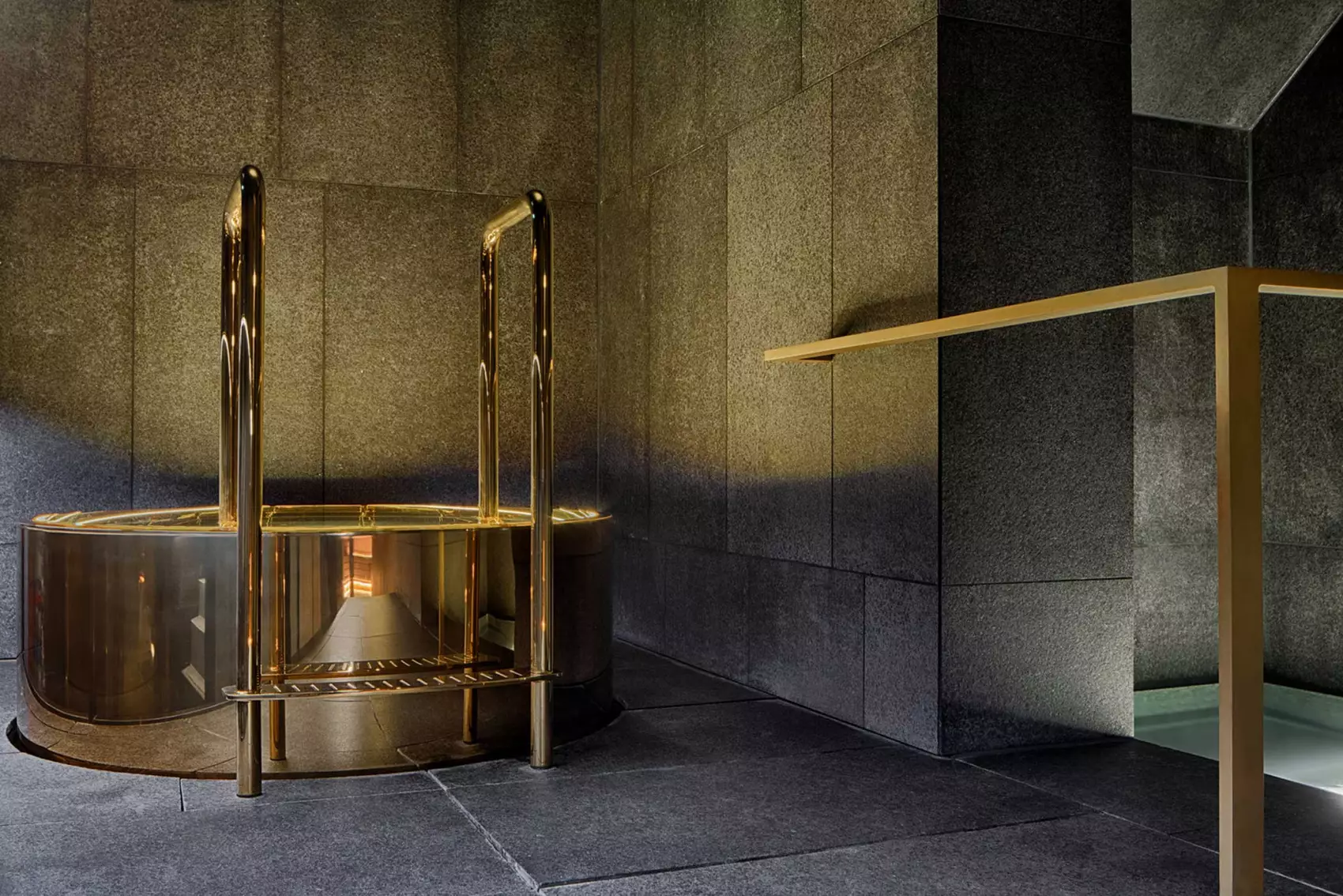 AWAY_Spa_W_Amsterdam