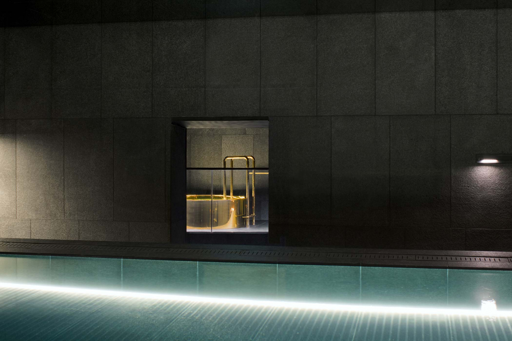 AWAY_Spa_W_Amsterdam3