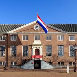 Amsterdam Museum Without a Permanent Home: How It Works in Practice