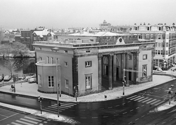 The William, neighborhood restaurant and wine cellar in old city gate