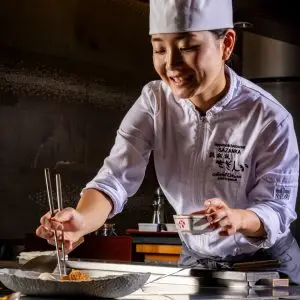 Teppanyaki restaurant Sazanka: Culinary show at the griddle