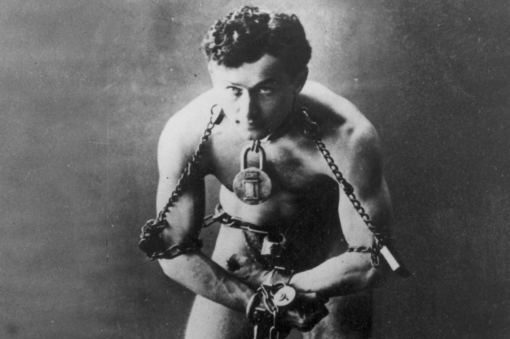 abracadabra-hans-klok-houdini-exhibition-jewish-museum-amsterdam_2