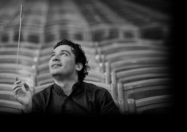 Orozco-Estrada conducts Dvořák's Symphony No. 9 at Concertgebouw