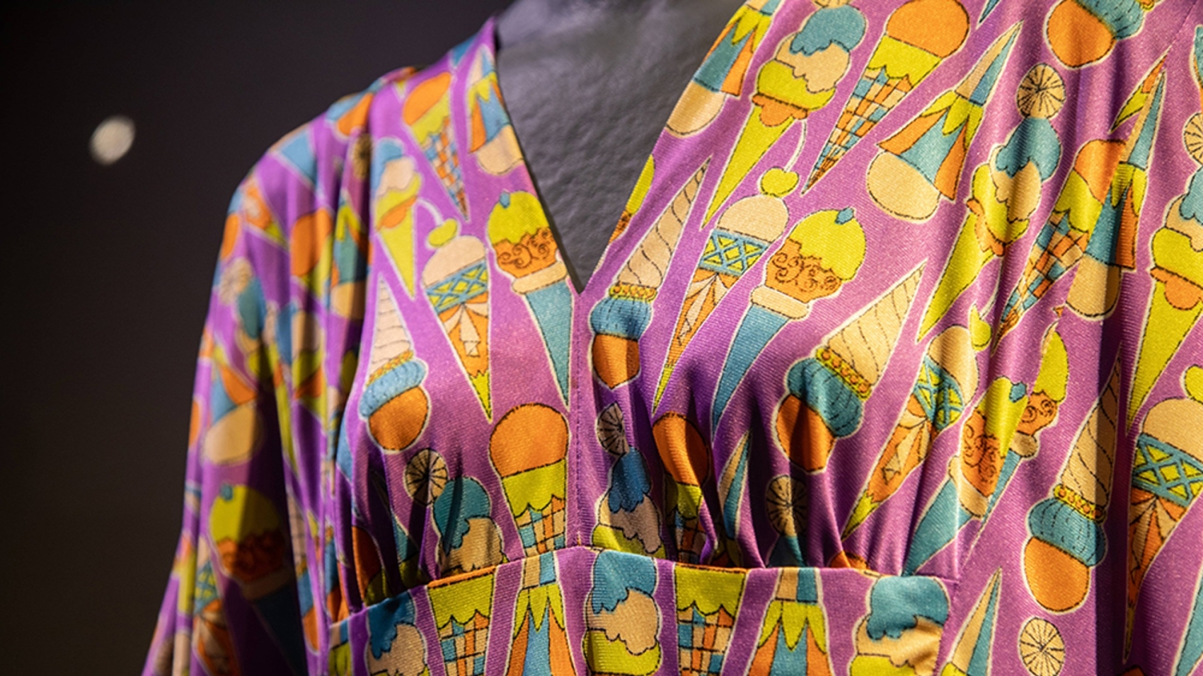 andy-warhol-textiles2