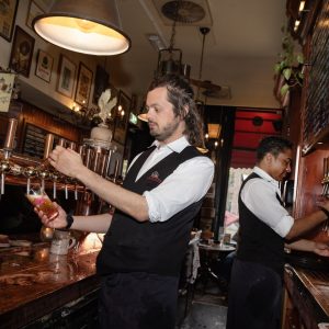 Proeflokaal Arendsnest: 25 years of only Dutch beer on the canal