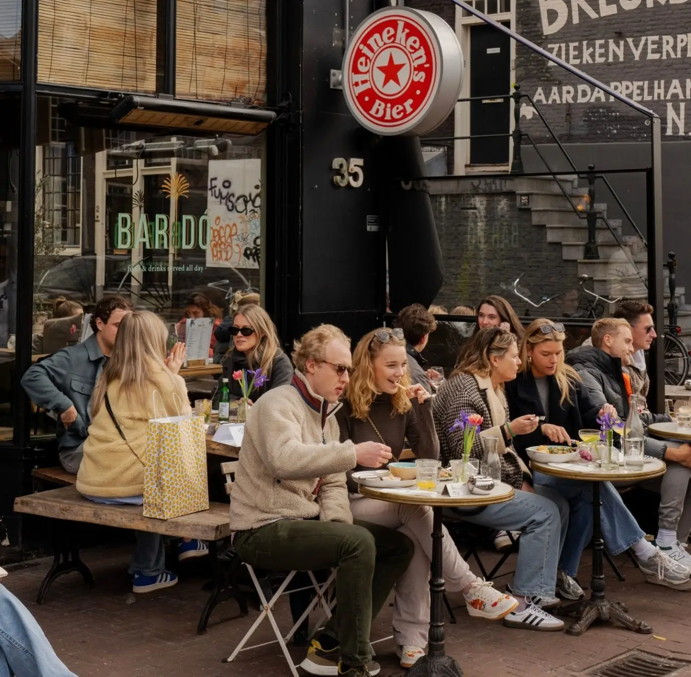 Bar Dó aan de Vijzelgracht: van koffie tot laat diner