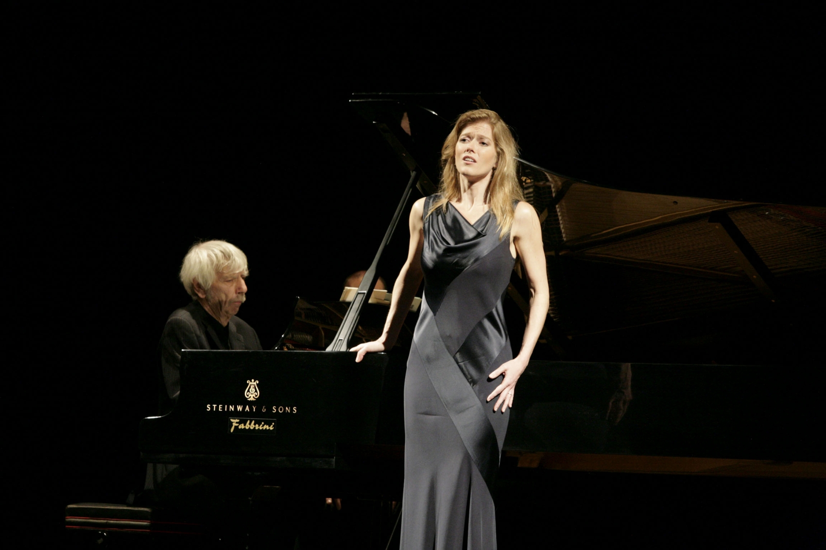 barbara-hannigan-conducts-sings-at-concertgebouw