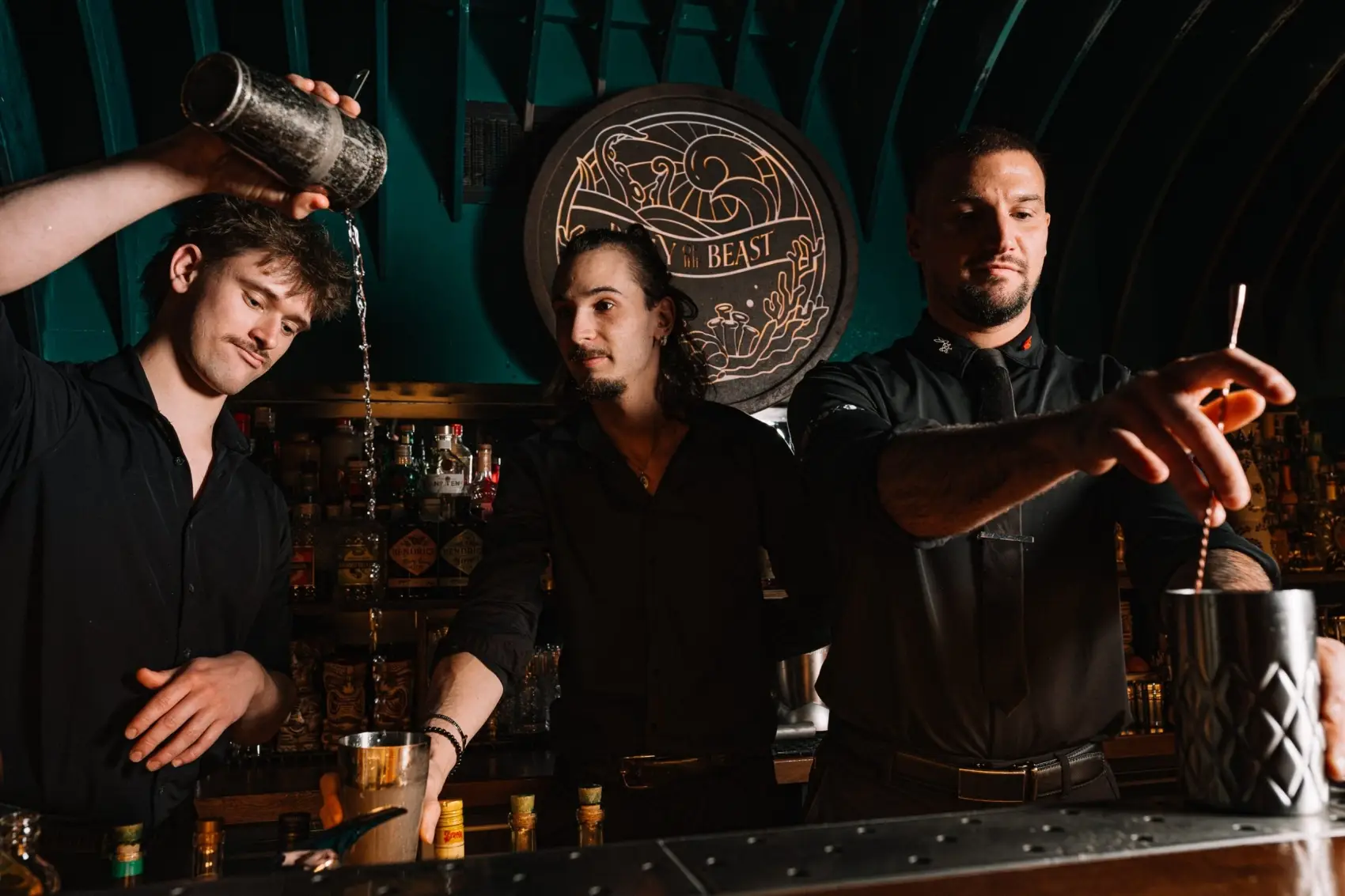 belly-of-the-beast-cocktailbar