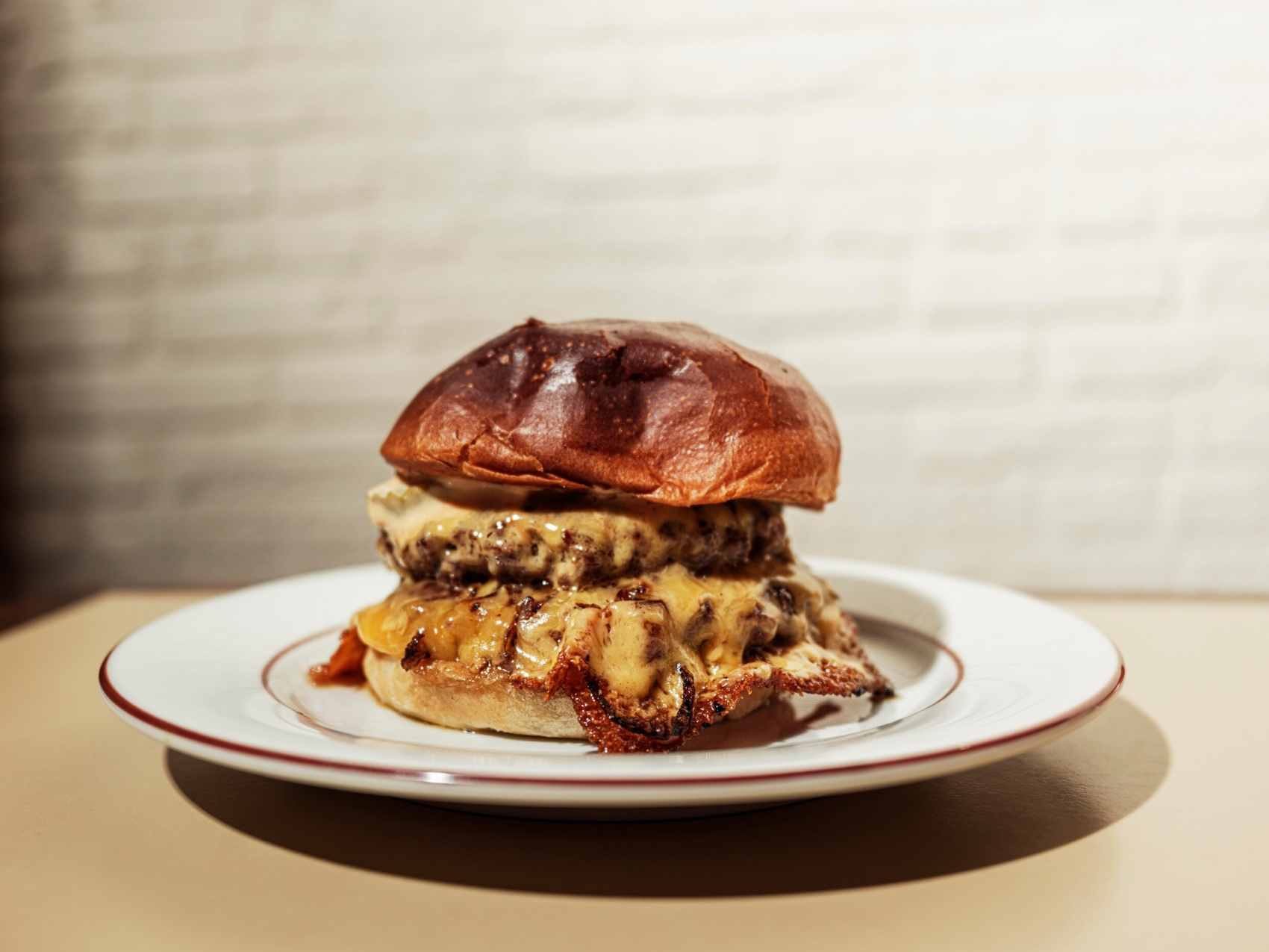 Bon Burger Bar: dry-aged burgers and natural wine