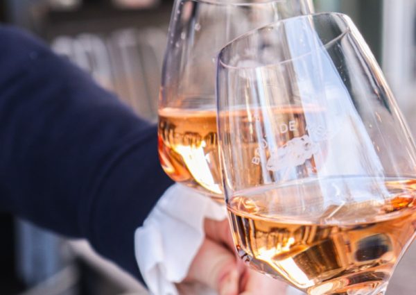 Brut de Mer: vibrant fish bar on Gerard Douplein