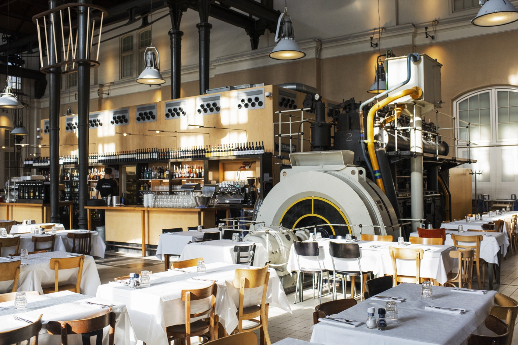 Café-Restaurant Amsterdam: Eten in een echt pompgebouw