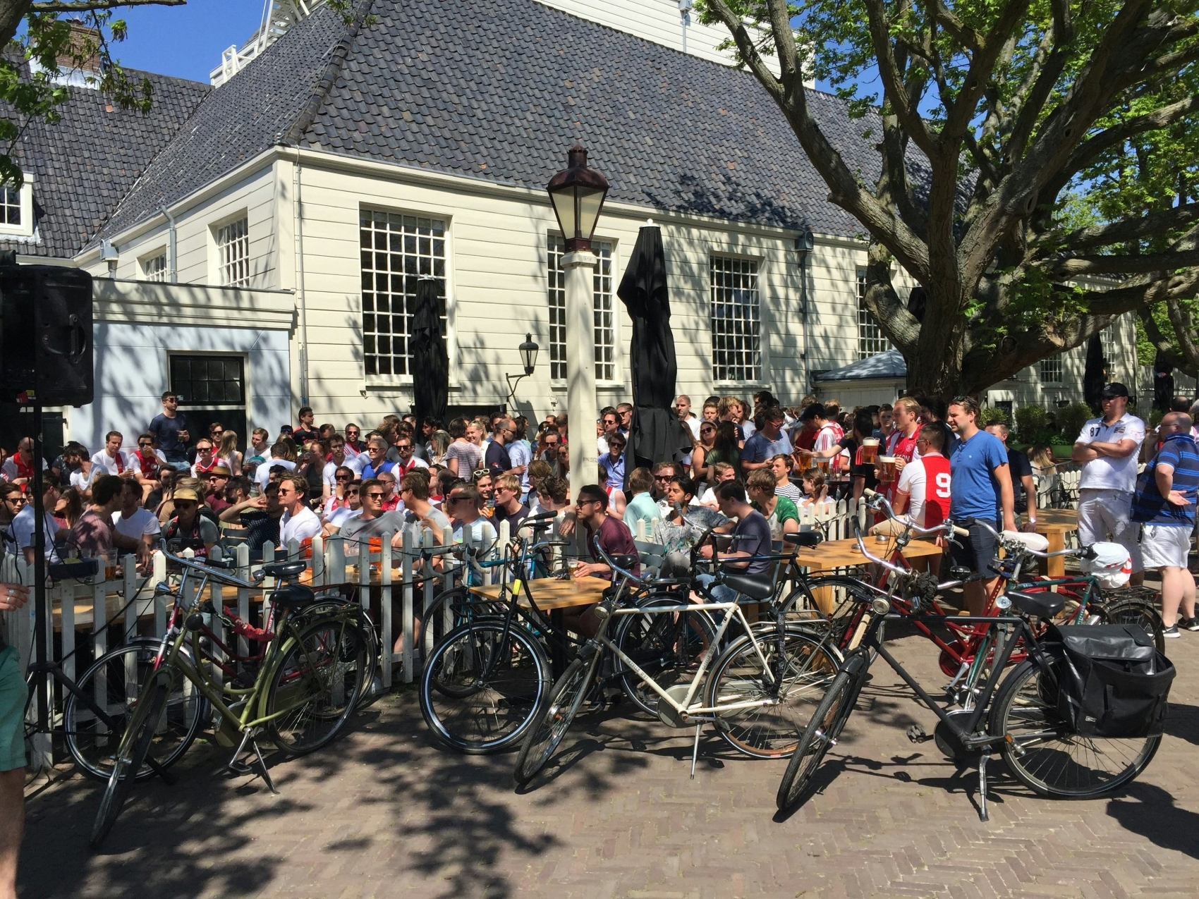 Bruisende ontmoetingsplek Meyer opent op het Amstelveld