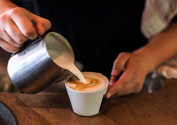 Café Wildschut: Een eeuwenoud grand café bij Roelof Hartplein