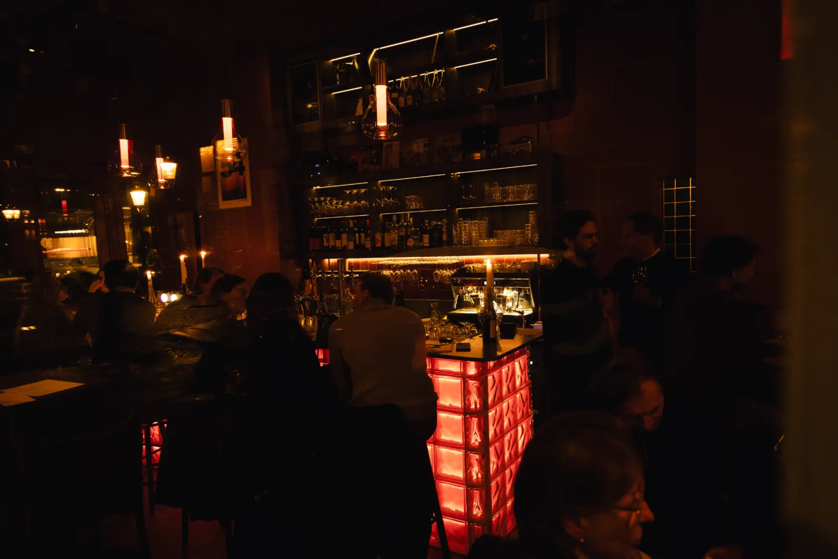 lady-at-the-quay-restaurant-the-pipe-amsterdam_1