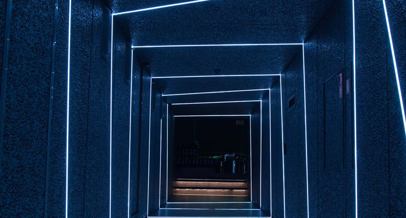 do-not-disturb-club-double-w-hotel-amsterdam_2