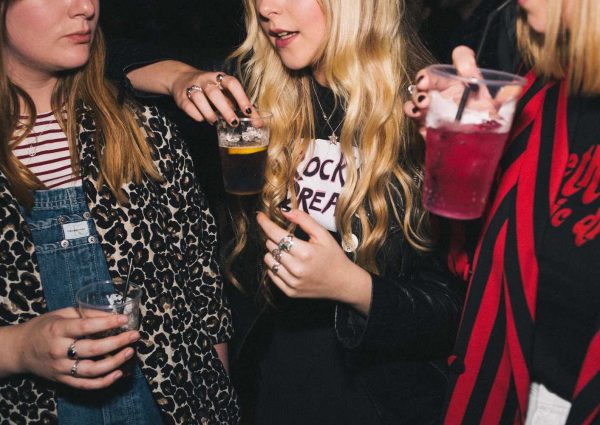 Oslo Beers: Buurtcafé met zonneterras en shared dining 