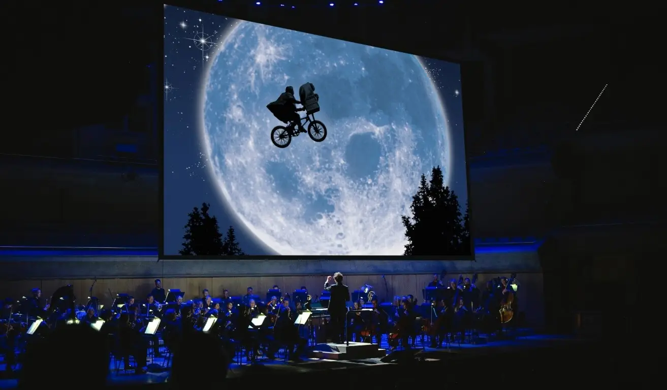 e-t-the-extra--terrestrial-in-concert