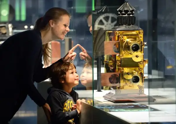 EYE Filmmuseum: Filmgeschiedenis en hedendaagse cinema