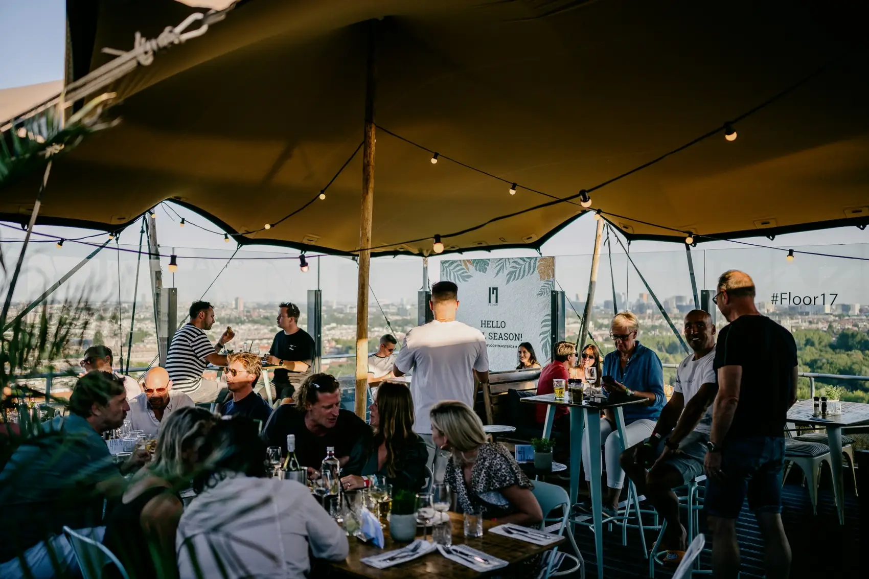 floor-17-rooftop-bar-terras-amsterdam_3