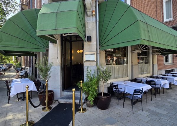 Franzen in Oud-Zuid: bar, wijn en diner dat blijft hangen