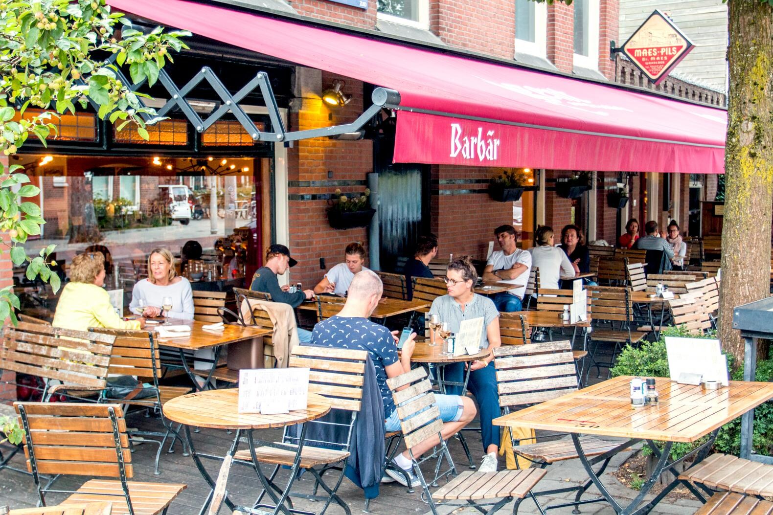 Gent aan de Schinkel: Buurtcafé met terras aan het water