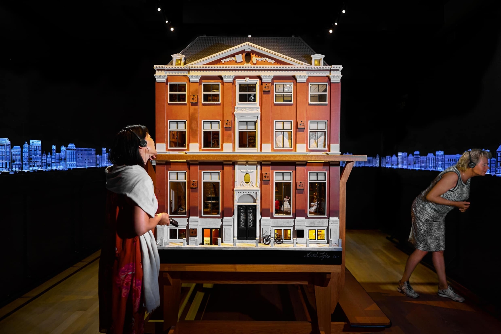 canal museum-amsterdam1