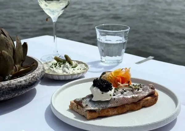 Hangar in Noord: Industrieel ontmoet gastronomische smaken