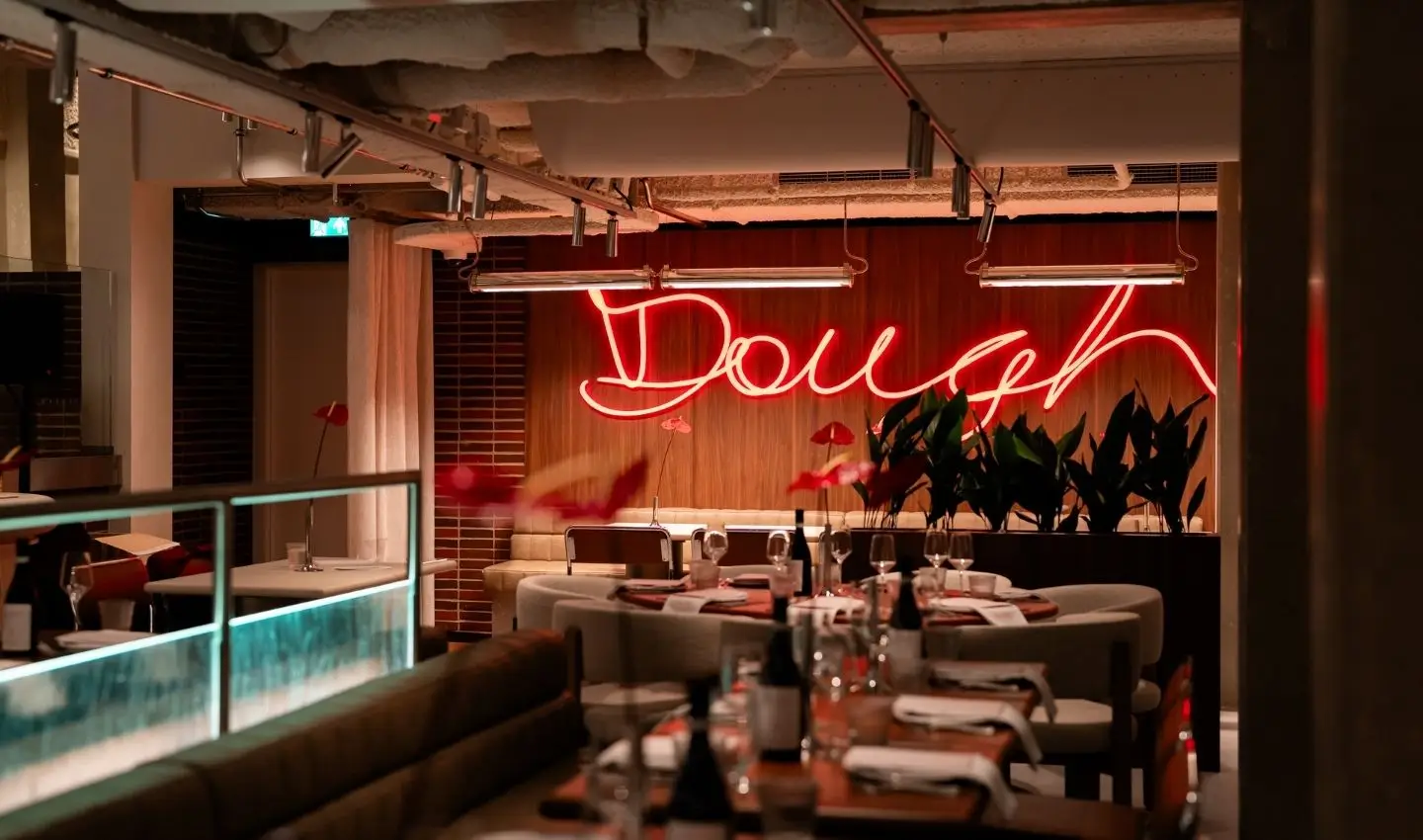 Janine: Ambachtelijke bakkerij en Italiaans houtovenrestaurant