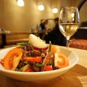 Libertine op de Noordermarkt: grand café met buurtgevoel