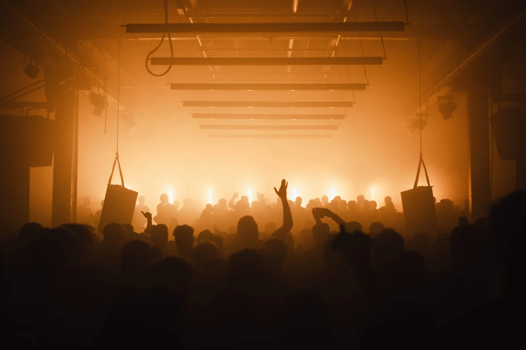 LOFI: Rauwe club waar techno en de nacht centraal staan