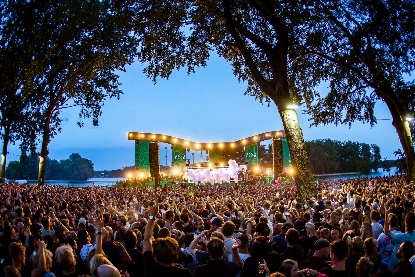 loveland-dance-publiek-amsterdam loveland-dance-publiek-amsterdam