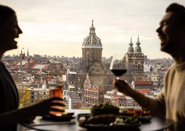 Azure Day Party brengt New York rooftop vibes naar Luminair