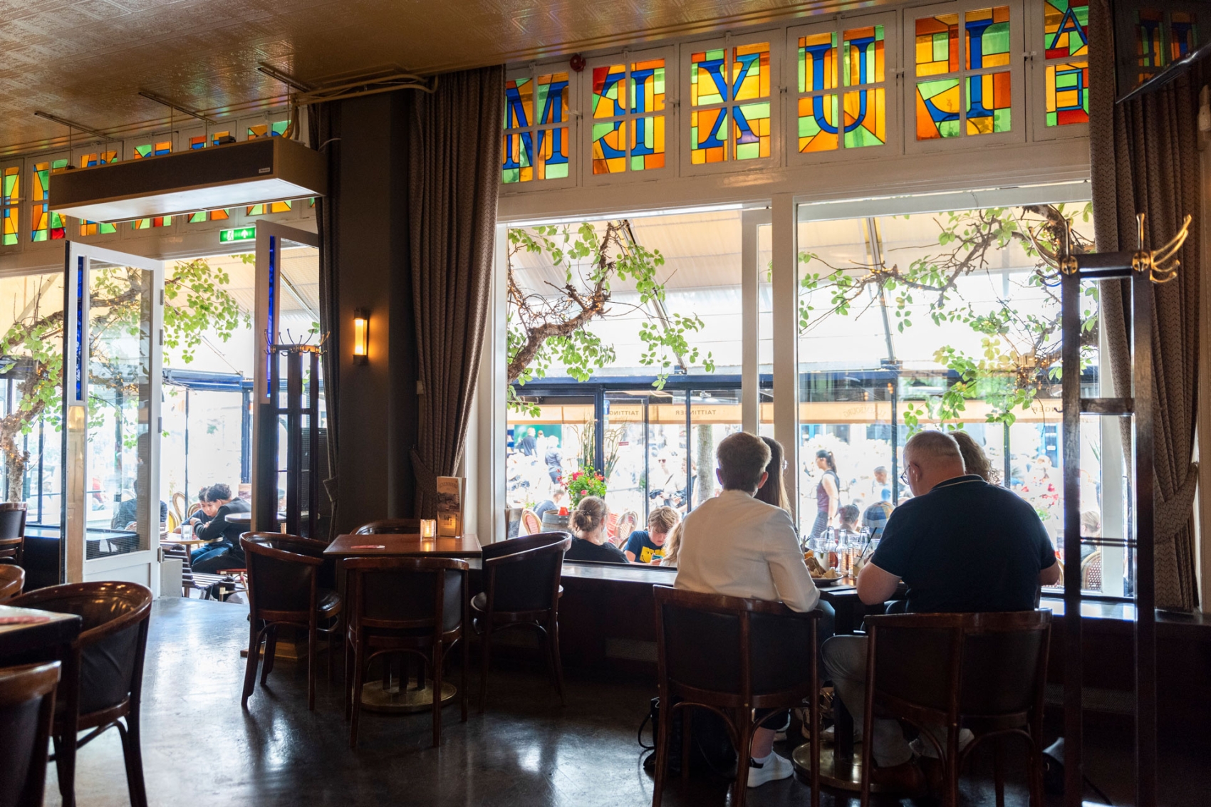 luxembourg-cafe-restaurant-spui-amsterdam_1