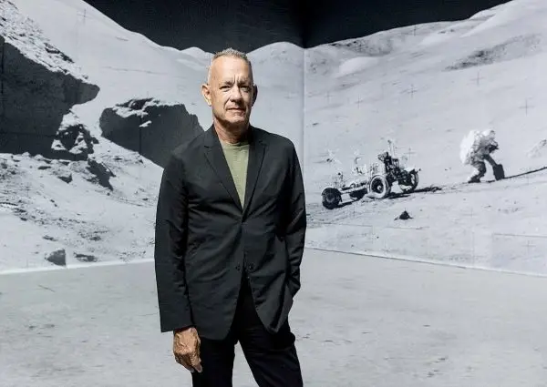 Experience moon travel with Tom Hanks at Fabrique des Lumières