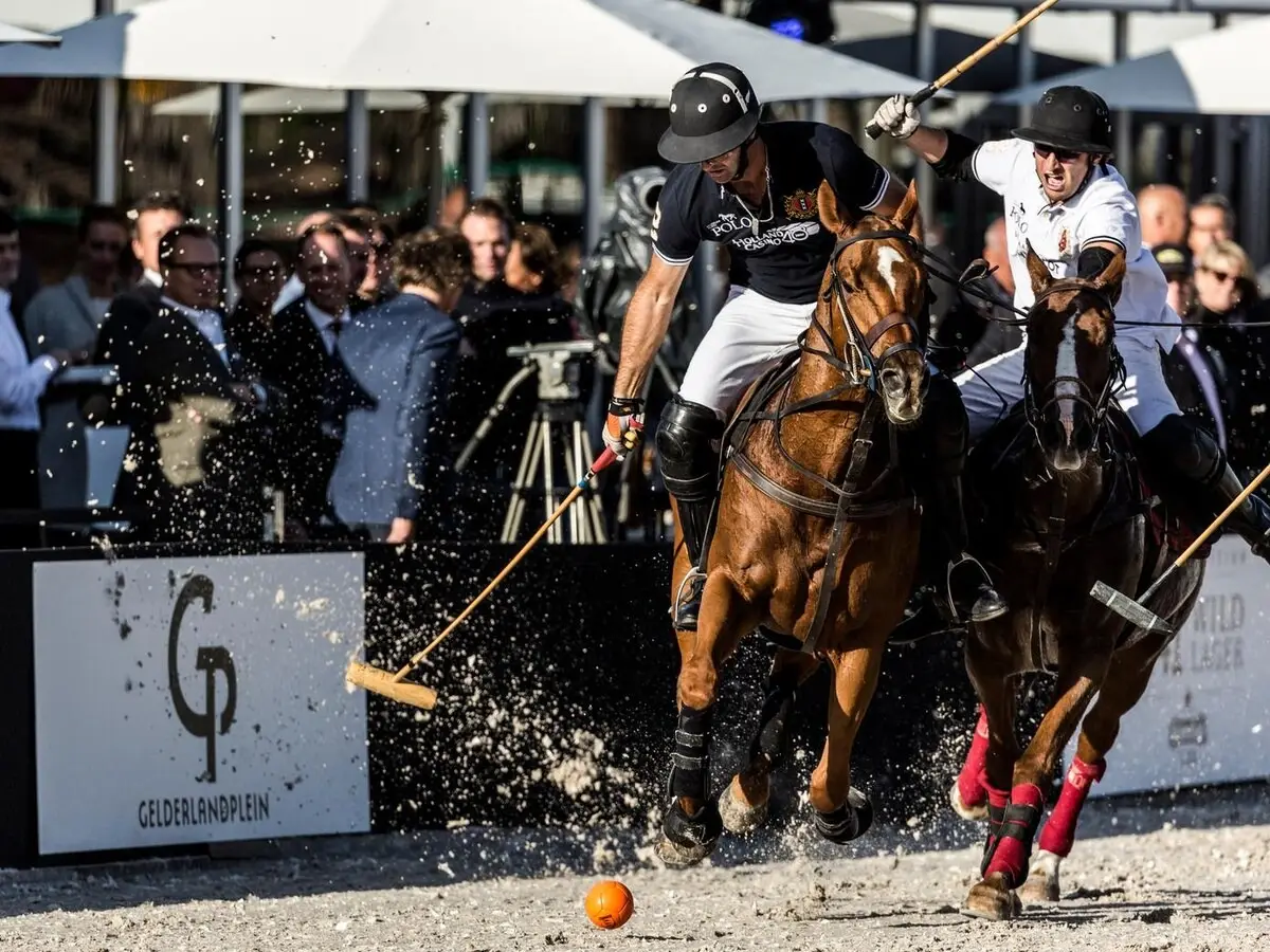 Polo in Museum Square with a touch of glamour
